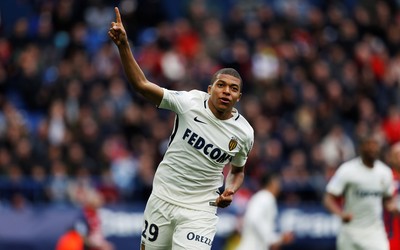 xingkong热议-哈弗茨抢断后远射破门